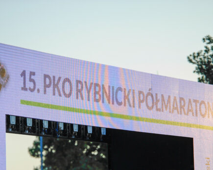 Prawie 1300 biegaczy w świetle księżyca. 15. PKO Rybnicki Półmaraton Księżycowy za nami!