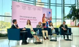 Fundacja PKO Banku Polskiego i Fundacja TVN wspólnie dla dostępności opieki psychologicznej dzieci i młodzieży w 9. PKO Biegu Charytatywnym