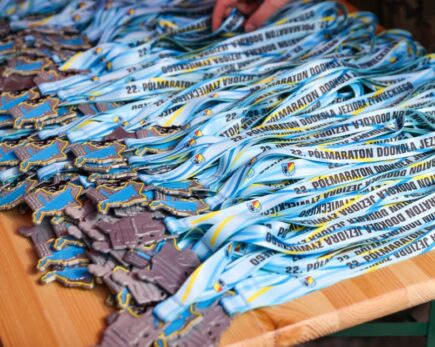 Rekordowa edycja w&nbsp;Żywcu. 25. PKO P&oacute;łmaraton dookoła Jeziora Żywieckiego za&nbsp;nami