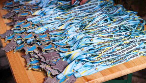 Rekordowa edycja w&nbsp;Żywcu. 25. PKO P&oacute;łmaraton dookoła Jeziora Żywieckiego za&nbsp;nami